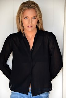 Leila George